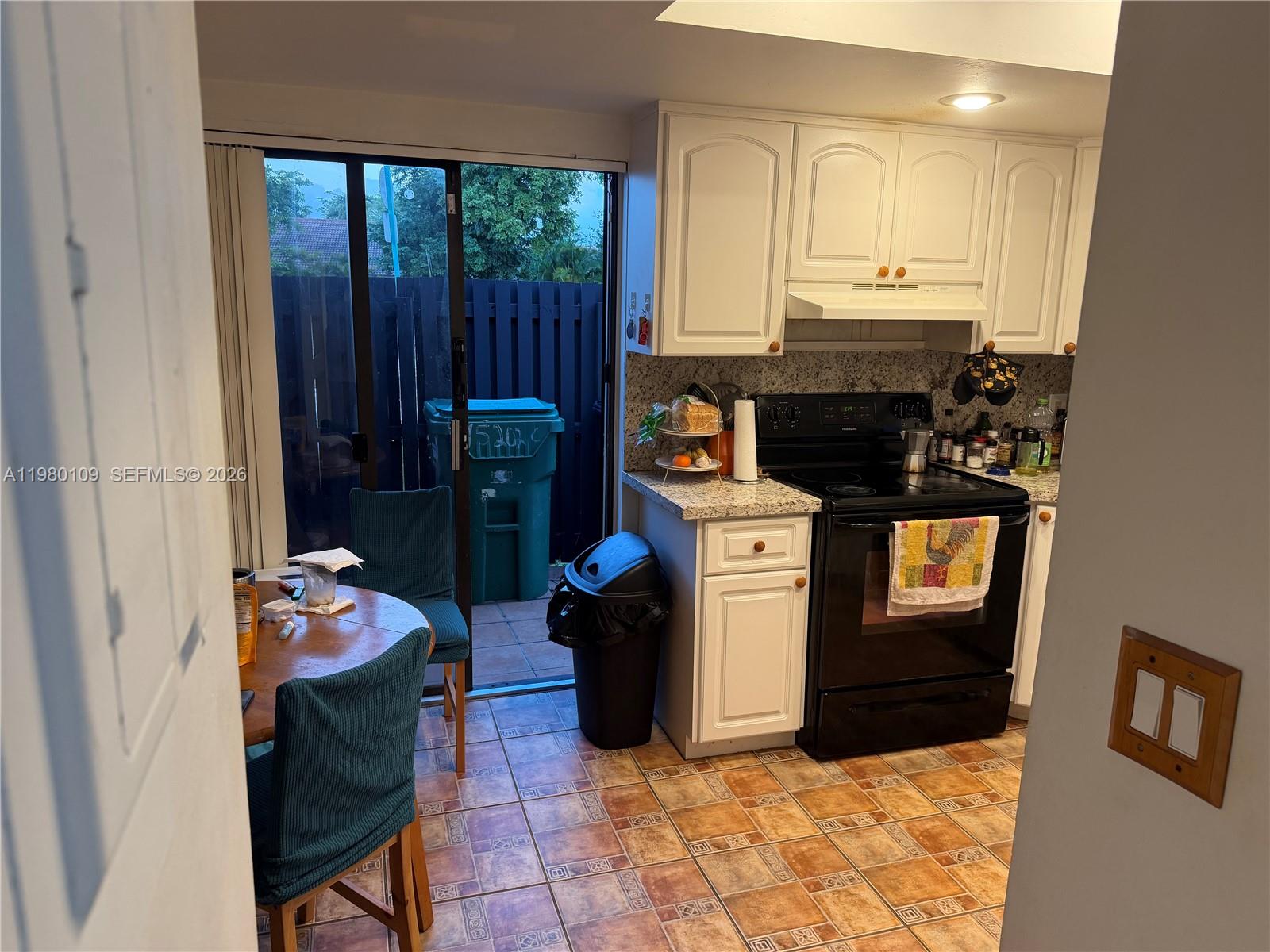 LAKES MEADOW VILG HOMES C - Residential