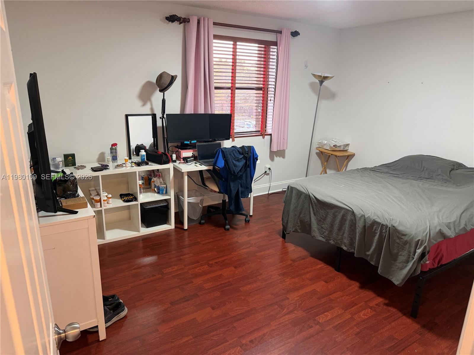 LAKES MEADOW VILG HOMES C - Residential