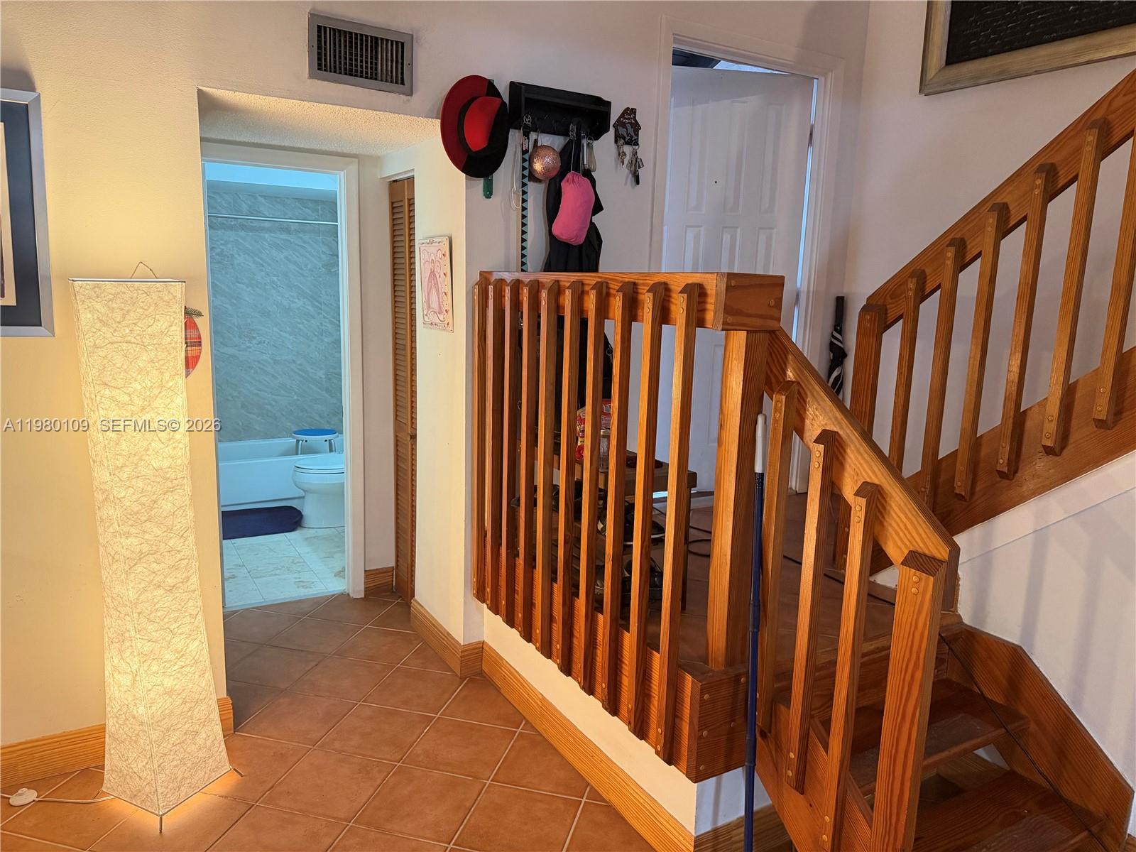 LAKES MEADOW VILG HOMES C - Residential