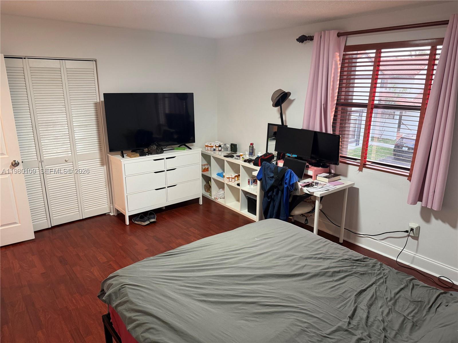 LAKES MEADOW VILG HOMES C - Residential