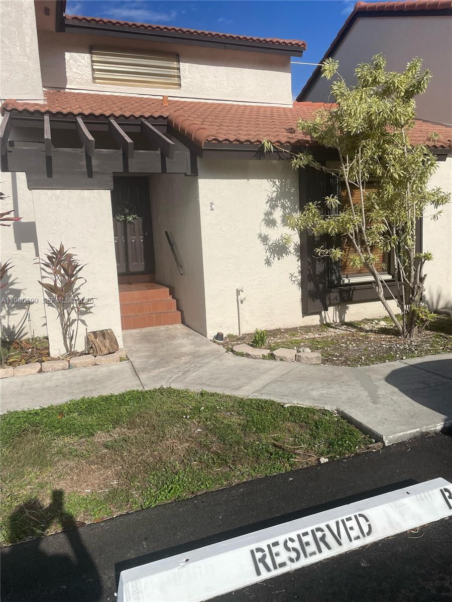 LAKES MEADOW VILG HOMES C - Residential