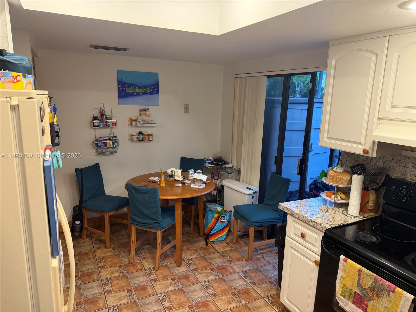 LAKES MEADOW VILG HOMES C - Residential