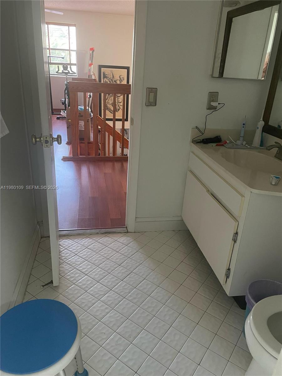 LAKES MEADOW VILG HOMES C - Residential