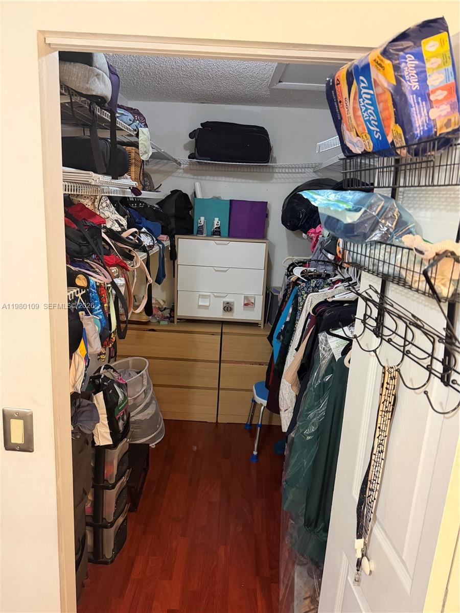 LAKES MEADOW VILG HOMES C - Residential