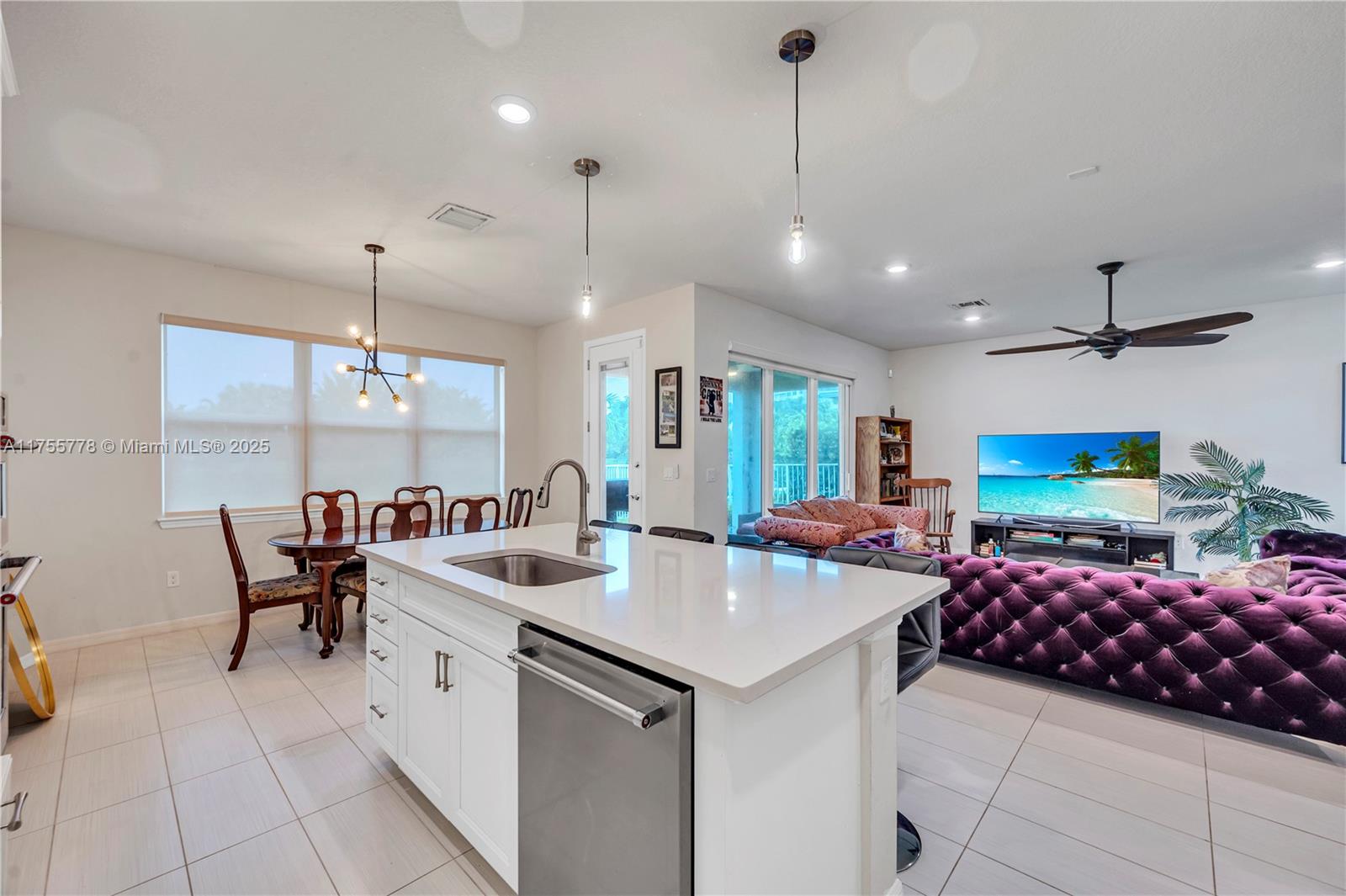 HILLCREST COUNTRY CLUB SO - Residential