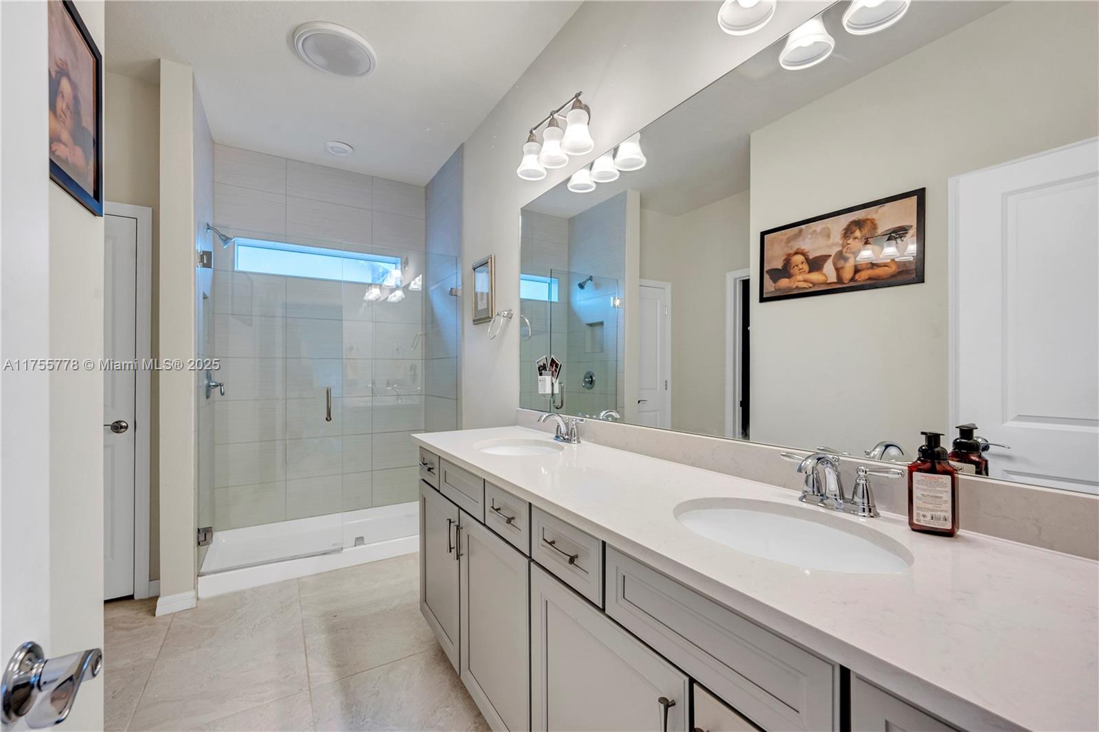 HILLCREST COUNTRY CLUB SO - Residential