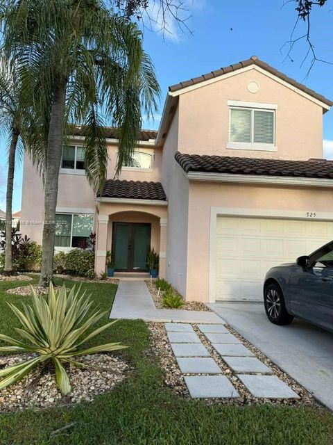 Photo of 925 Briar Ridge Rd, Weston, FL 33327 (MLS # A11883765)