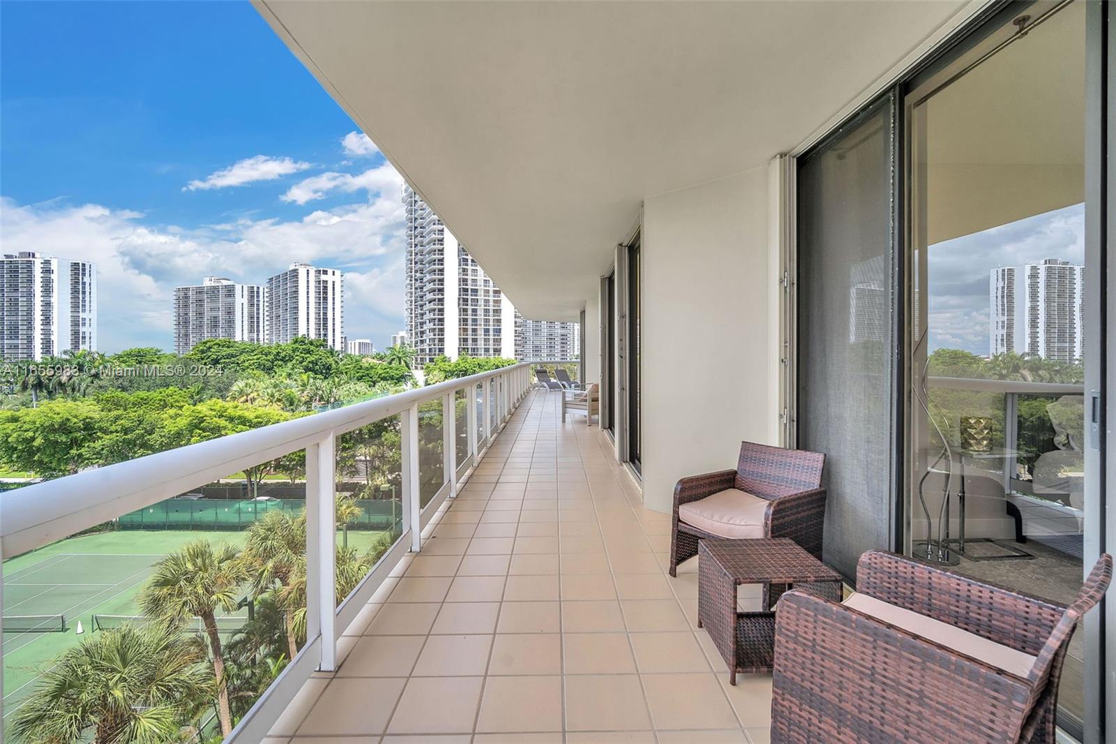 TERRACES NORTH TURNBERRY - Residential