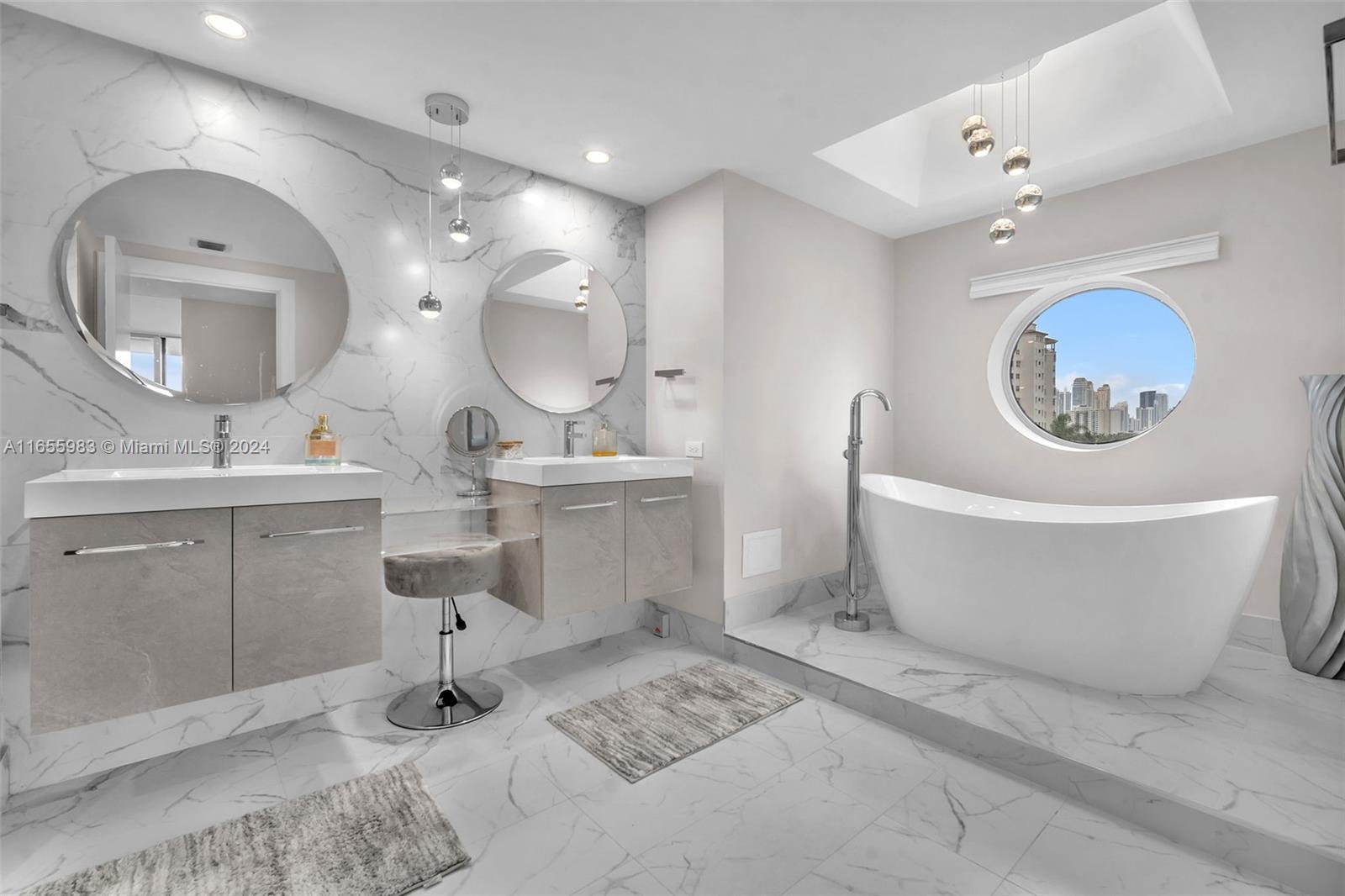 TERRACES NORTH TURNBERRY - Residential