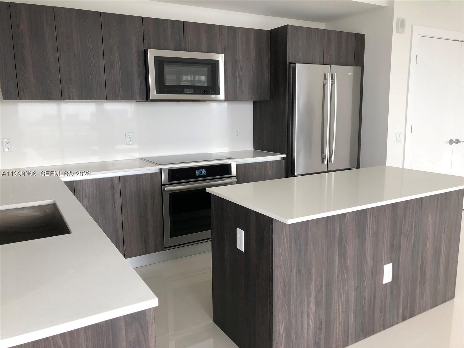 2960 NE 207th St 1101