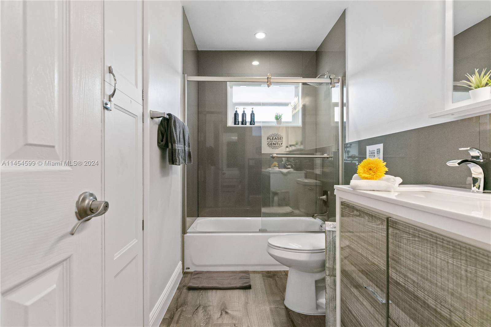 DRIFTWOOD ESTATES NO 23 - Residential Lease