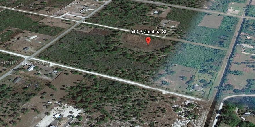 Exceptional opportunity in Montura Ranch: this 1.25-acre lot is COMPLETELY CLEAN, high, and dry. Perfect for placing a manufactured home or developing your future residence, it combines open space, and the charm of a growing rural community, making it an outstanding opportunity for both living and investment.
Located in a rural community known for spacious parcels and peaceful surroundings, and privacy with a true country feel. No HOA. Ideal for a custom home, manufactured home, or weekend retreat, with plenty of space for outdoor activities, animals, and enjoying Florida’s natural landscape.