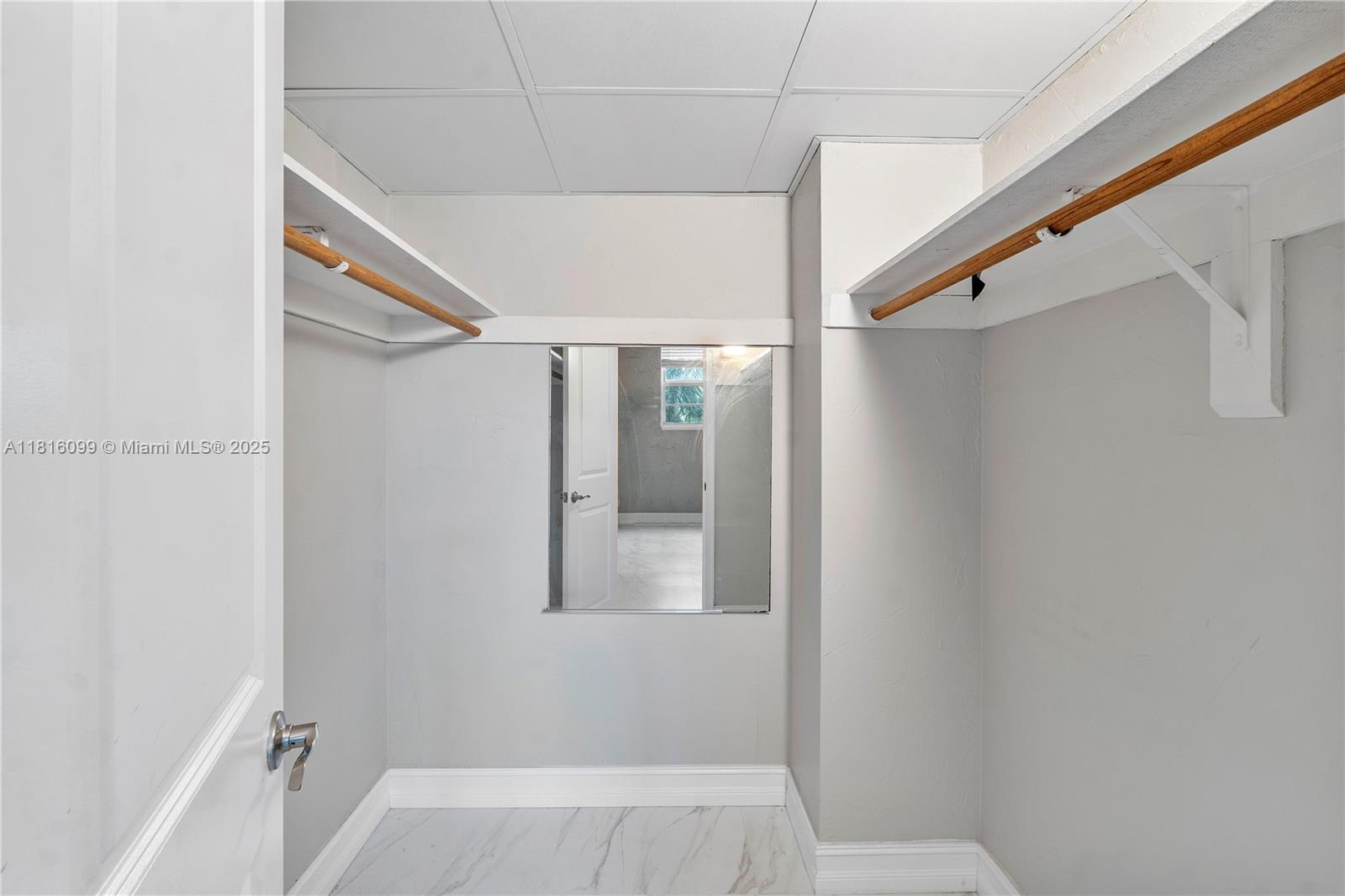 GABLES WATERWAY TOWERS CO - Residential