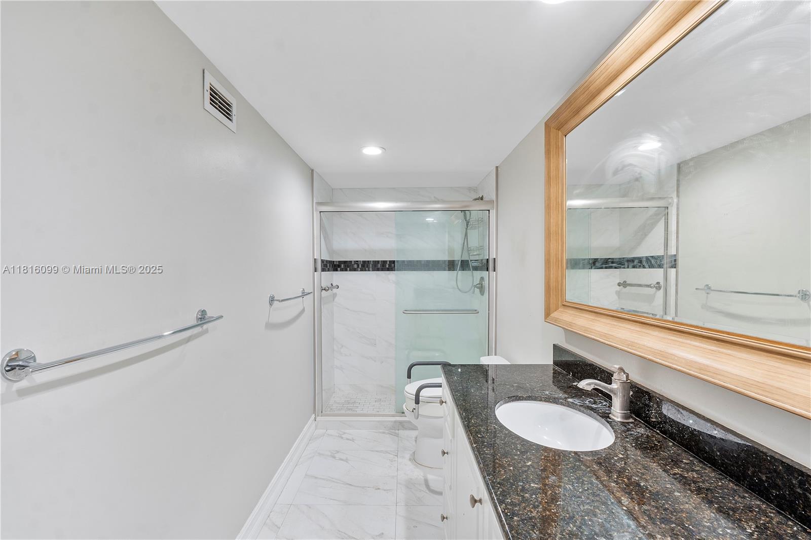 GABLES WATERWAY TOWERS CO - Residential