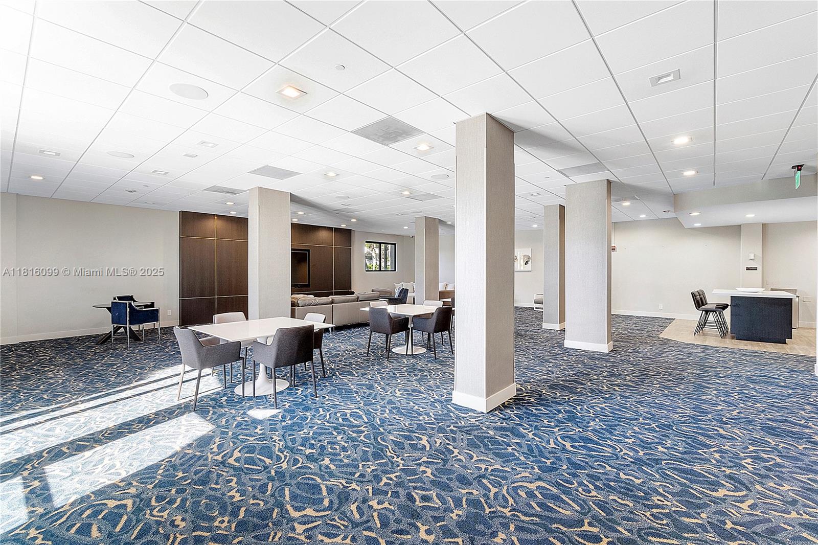 GABLES WATERWAY TOWERS CO - Residential