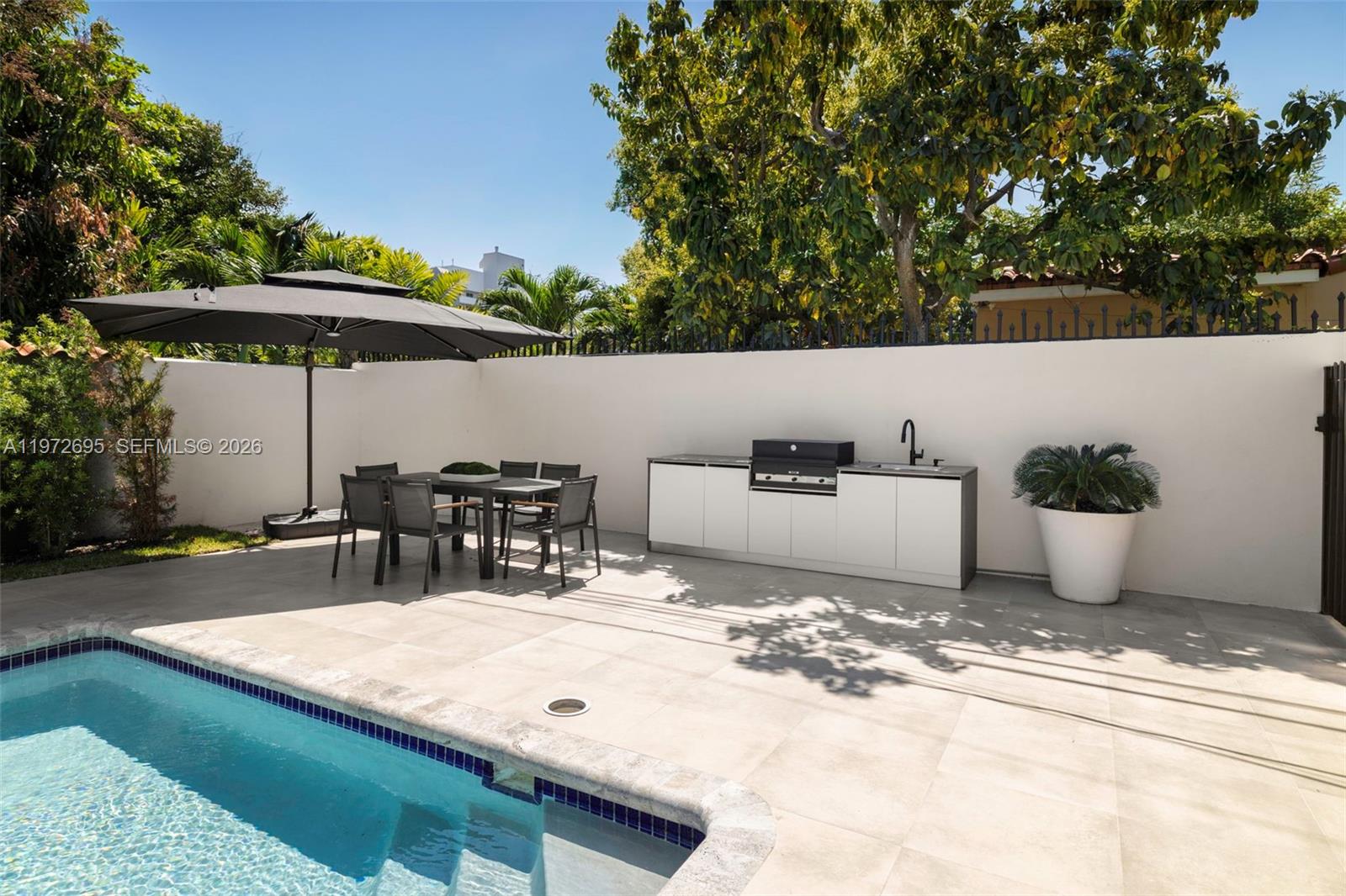 BRICKELL ESTATES - Residential