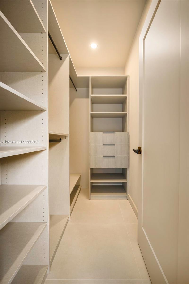 BRICKELL ESTATES - Residential