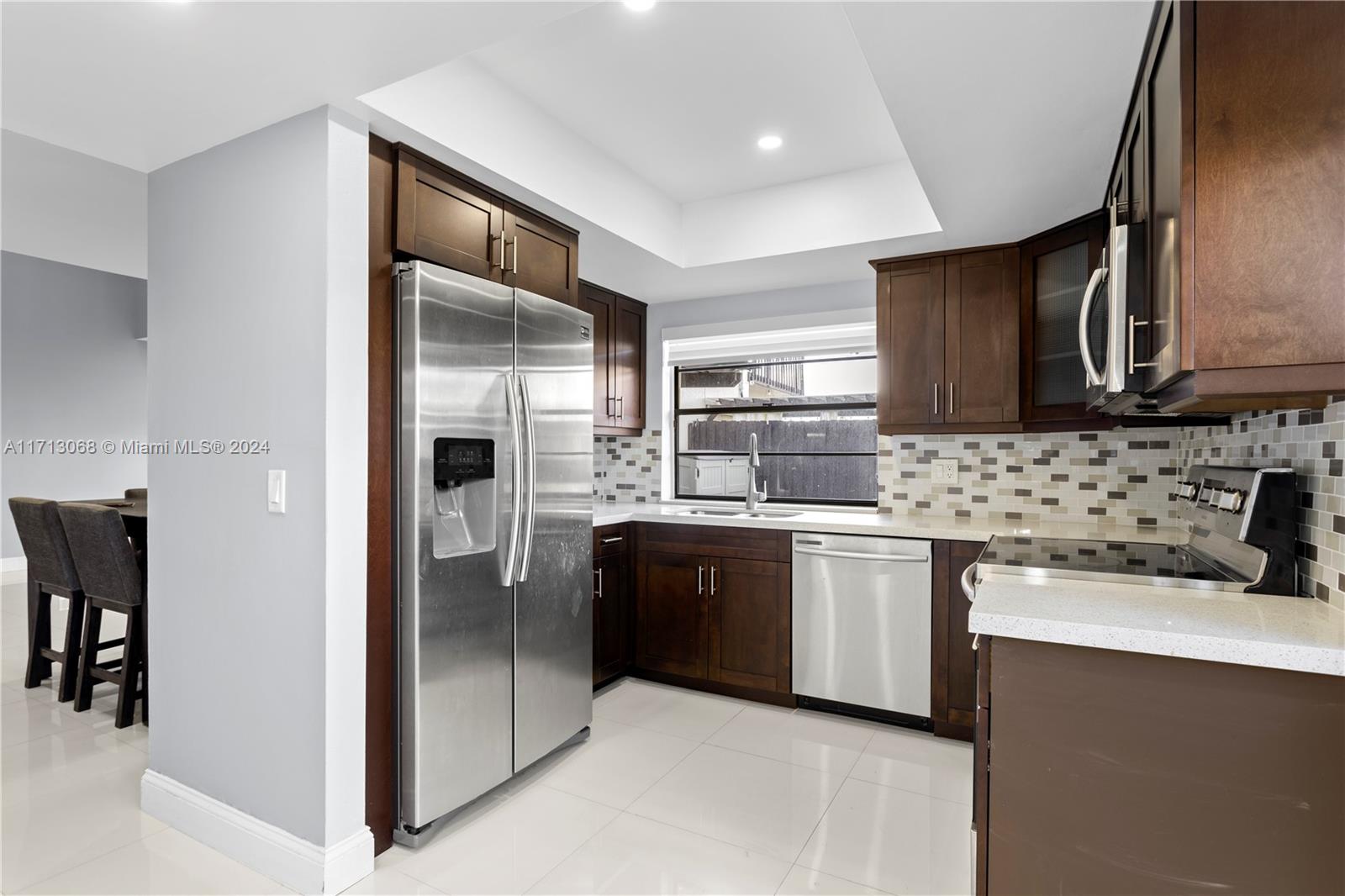 LKS OF MEADOW VILG HOMES - Residential Lease