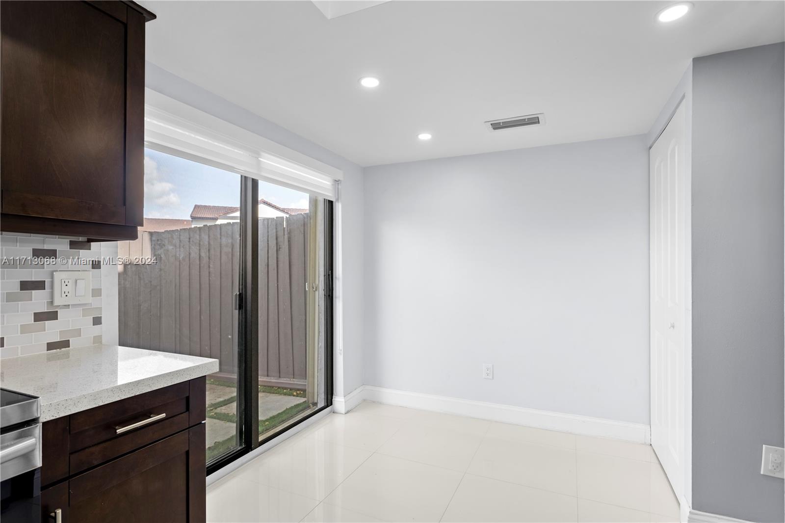 LKS OF MEADOW VILG HOMES - Residential Lease