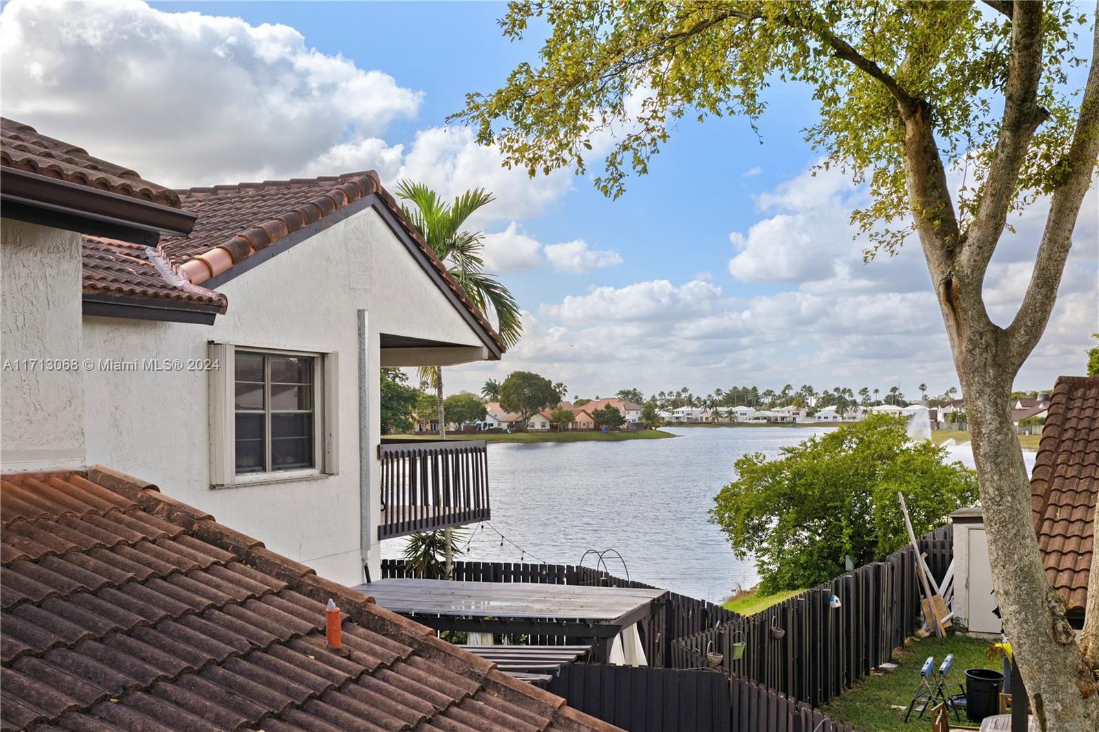LKS OF MEADOW VILG HOMES - Residential Lease
