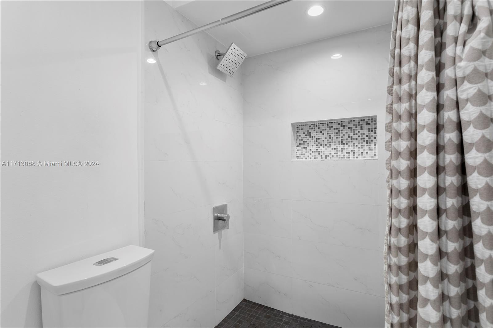 LKS OF MEADOW VILG HOMES - Residential Lease