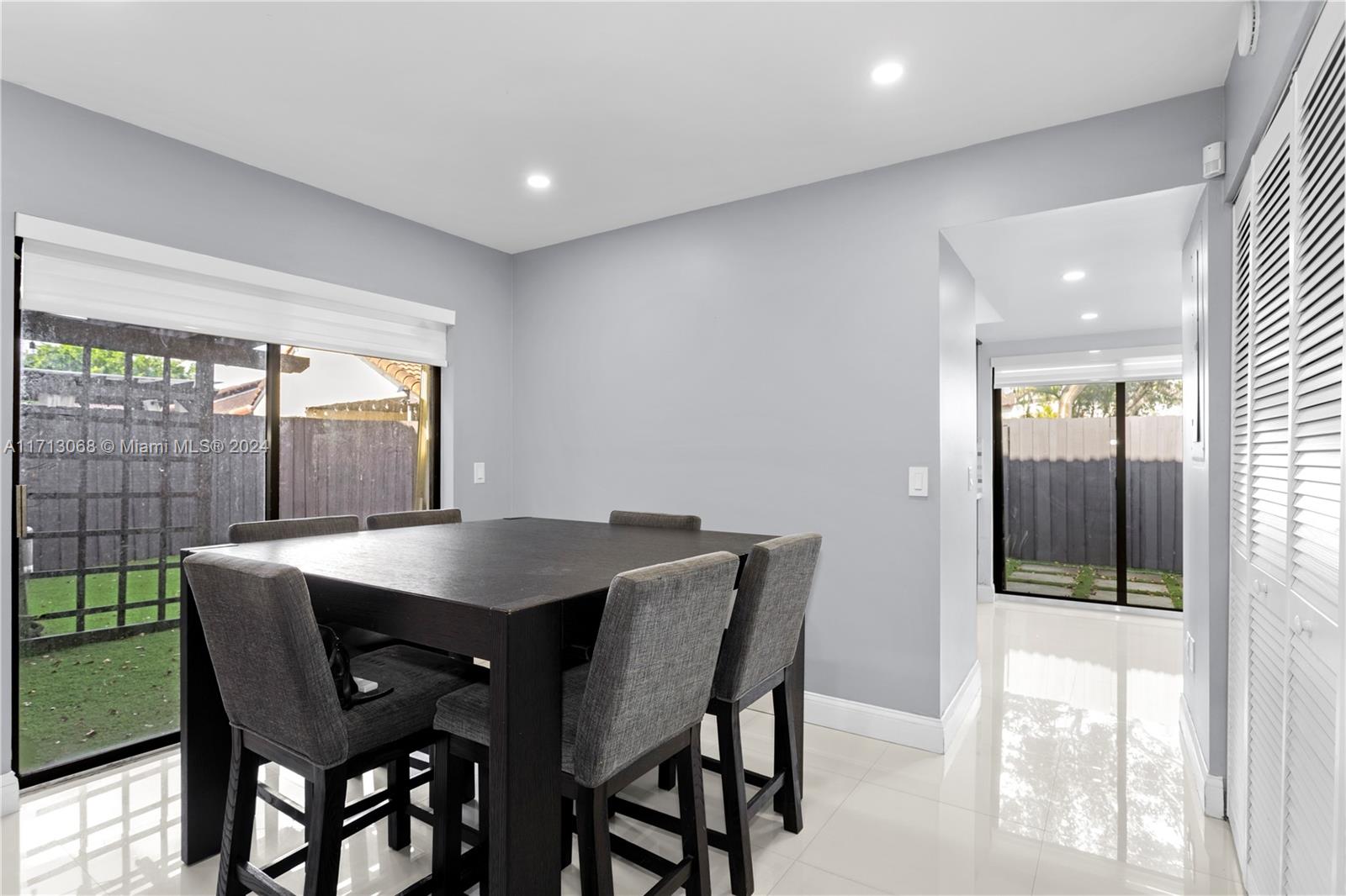 LKS OF MEADOW VILG HOMES - Residential Lease