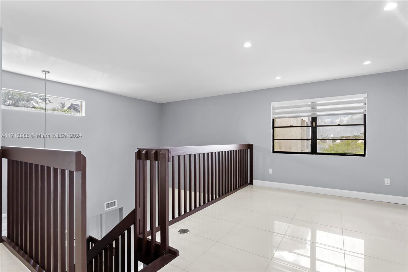 LKS OF MEADOW VILG HOMES - Residential Lease