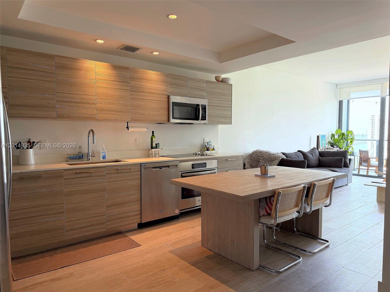 3401 MIDTOWN CONDO - Residential Lease