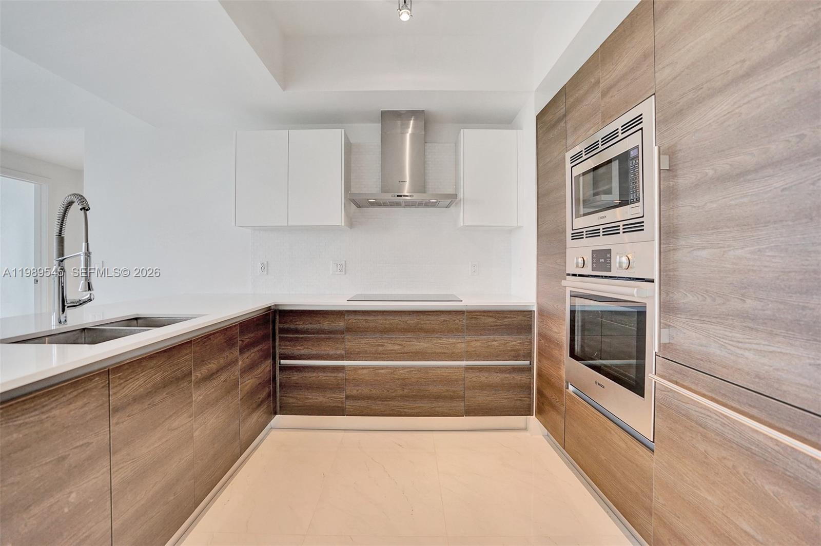 MERRICK MANOR - Residential Lease