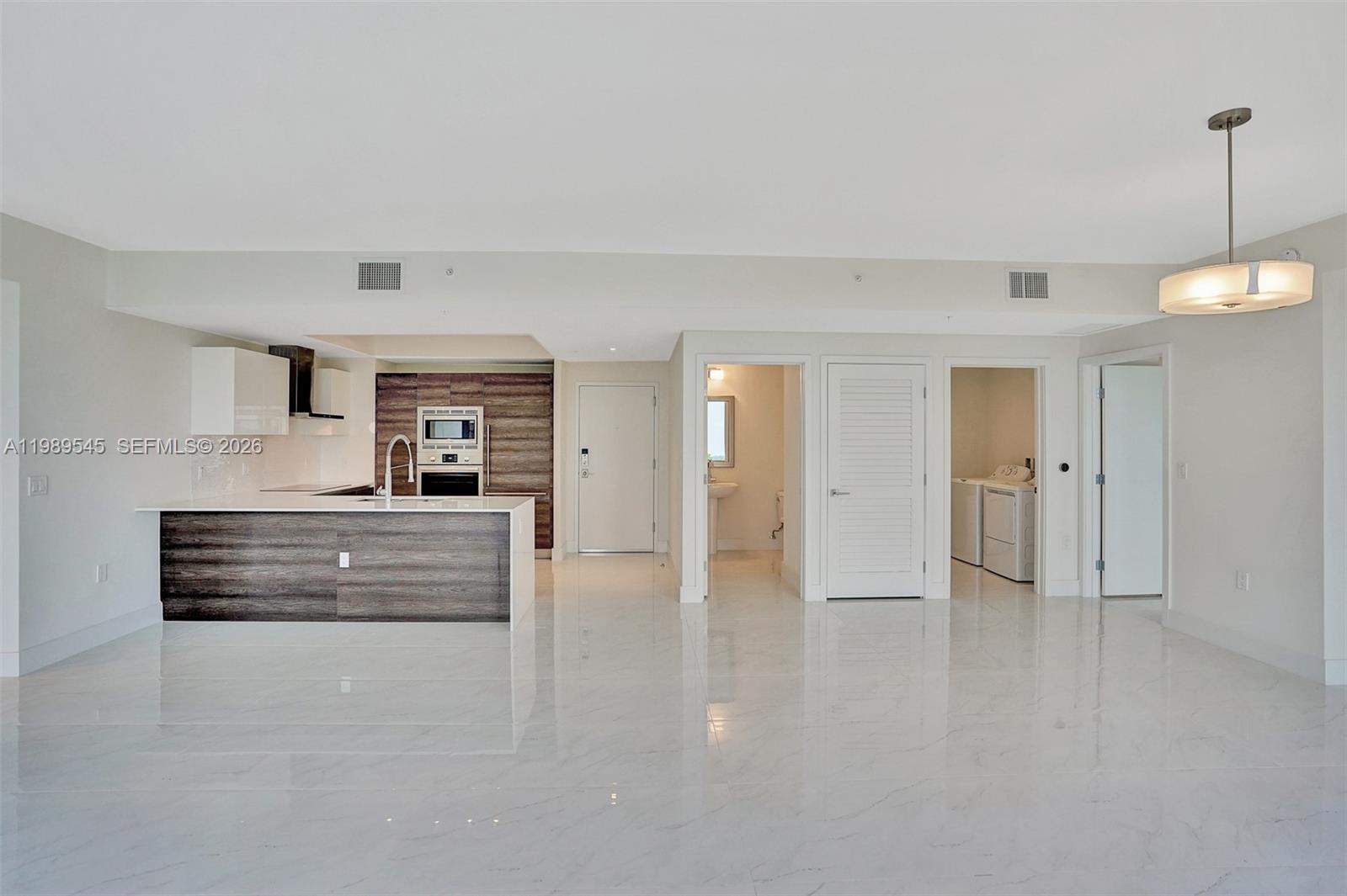 MERRICK MANOR - Residential Lease