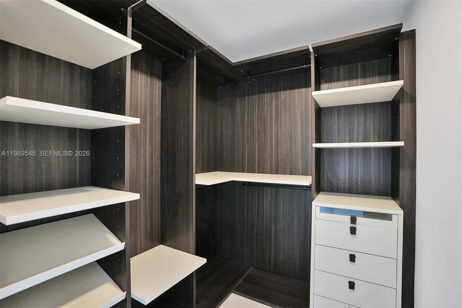 MERRICK MANOR - Residential Lease