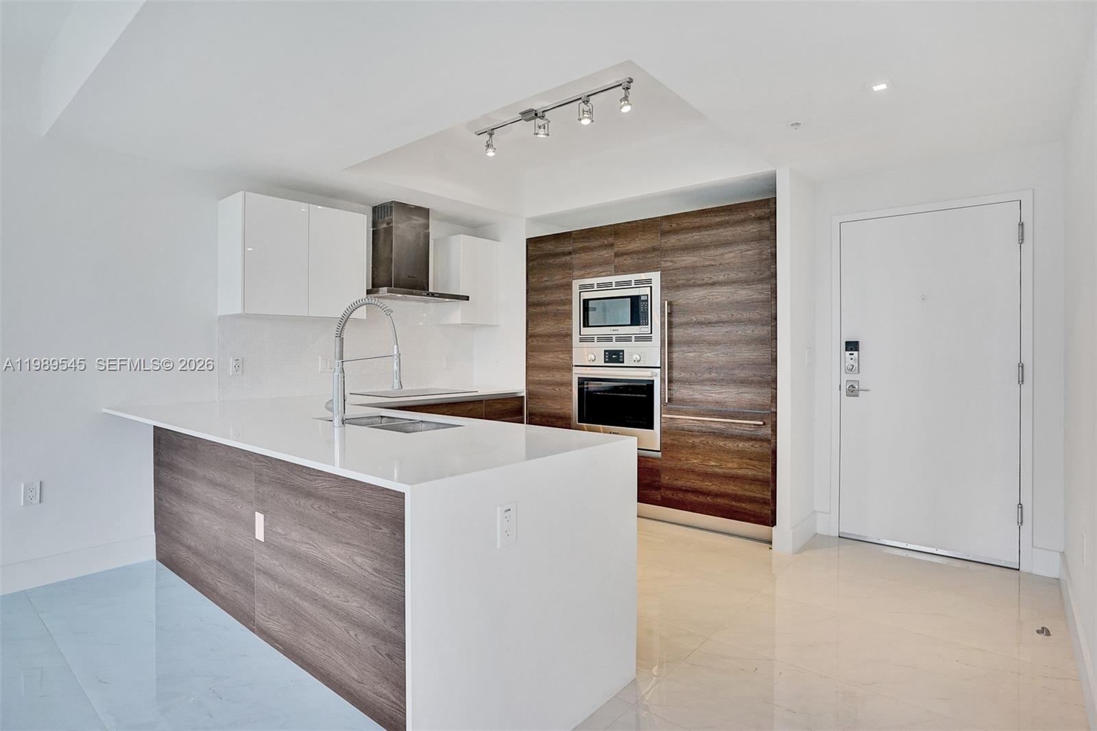 MERRICK MANOR - Residential Lease