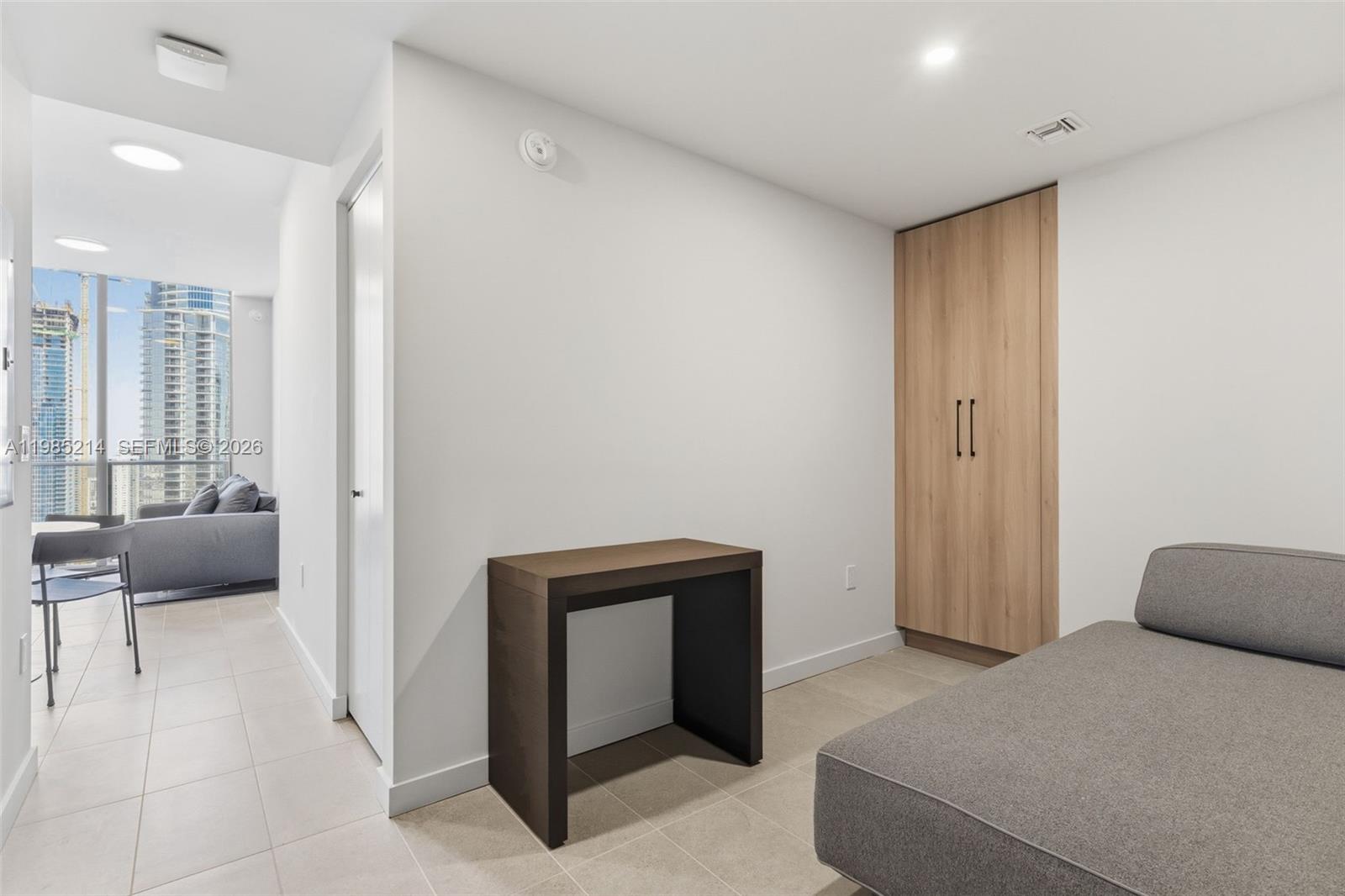 MIAMI NORTH - Residential Lease