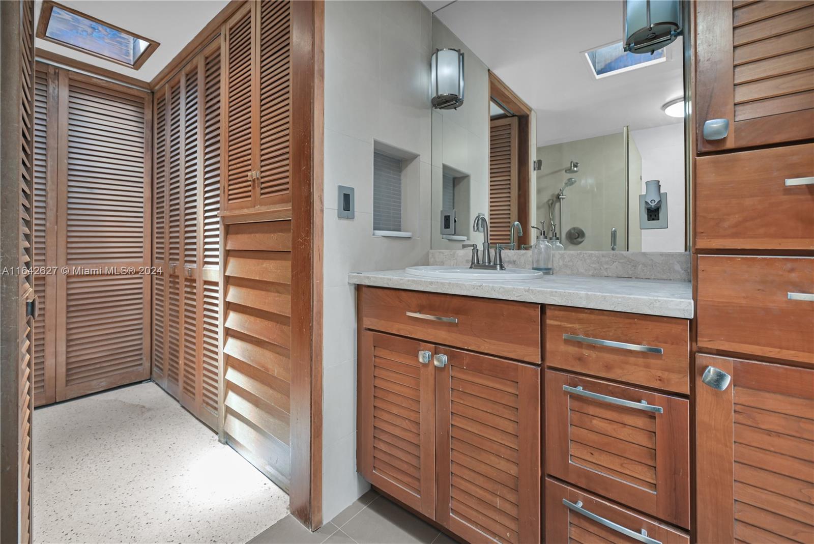 SUNSET ISLES SEC 1 - Residential