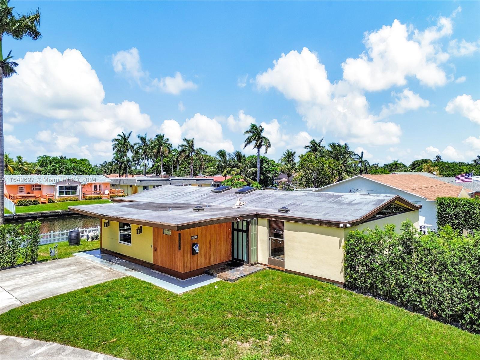 SUNSET ISLES SEC 1 - Residential
