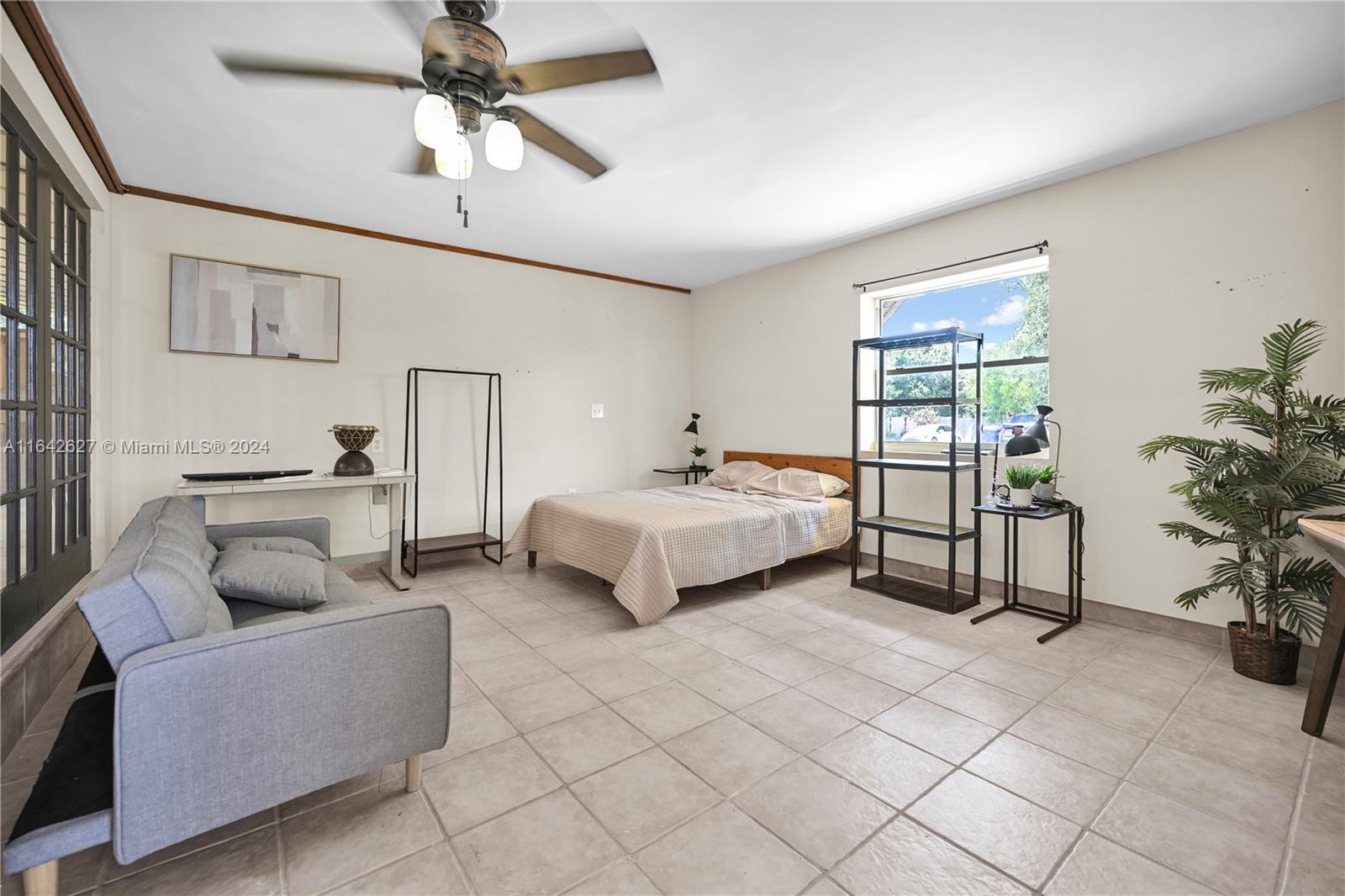 SUNSET ISLES SEC 1 - Residential
