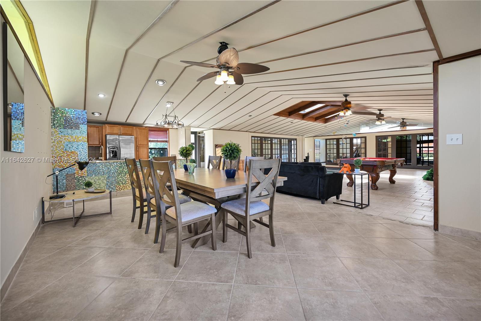 SUNSET ISLES SEC 1 - Residential