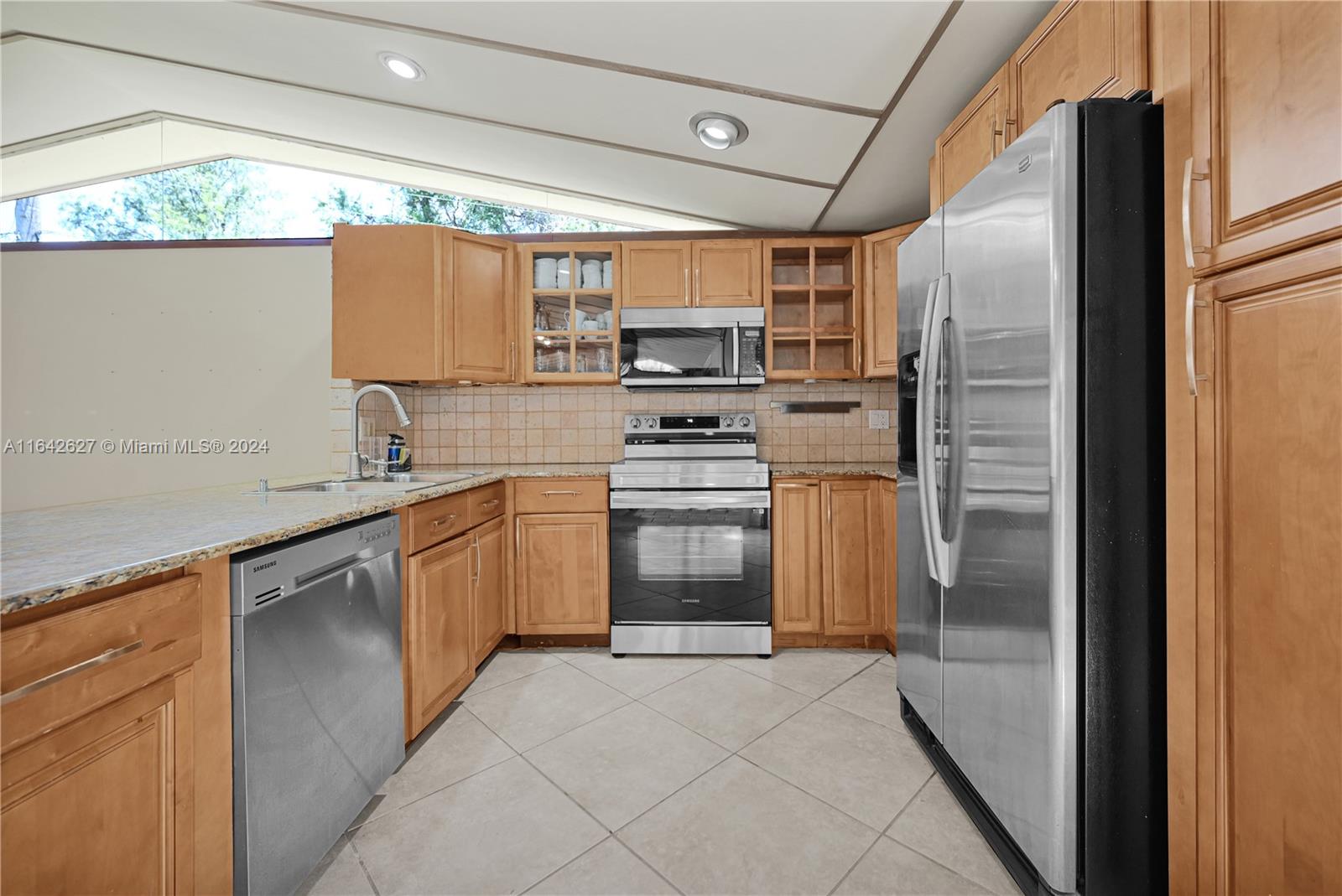 SUNSET ISLES SEC 1 - Residential