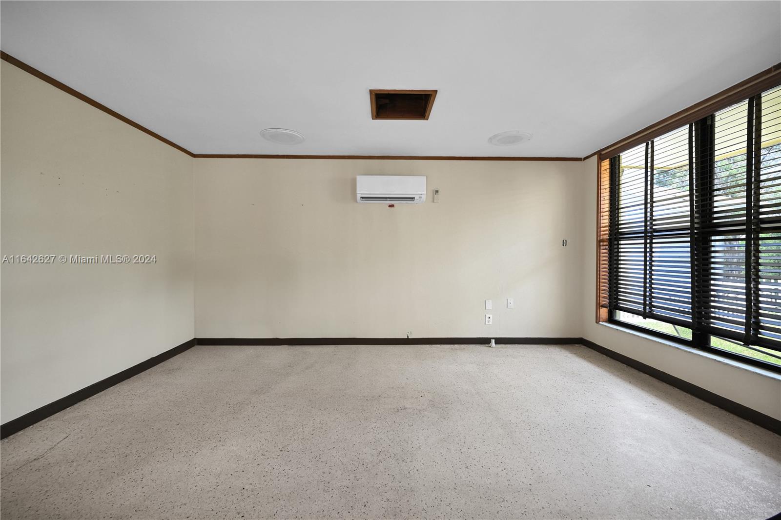 SUNSET ISLES SEC 1 - Residential