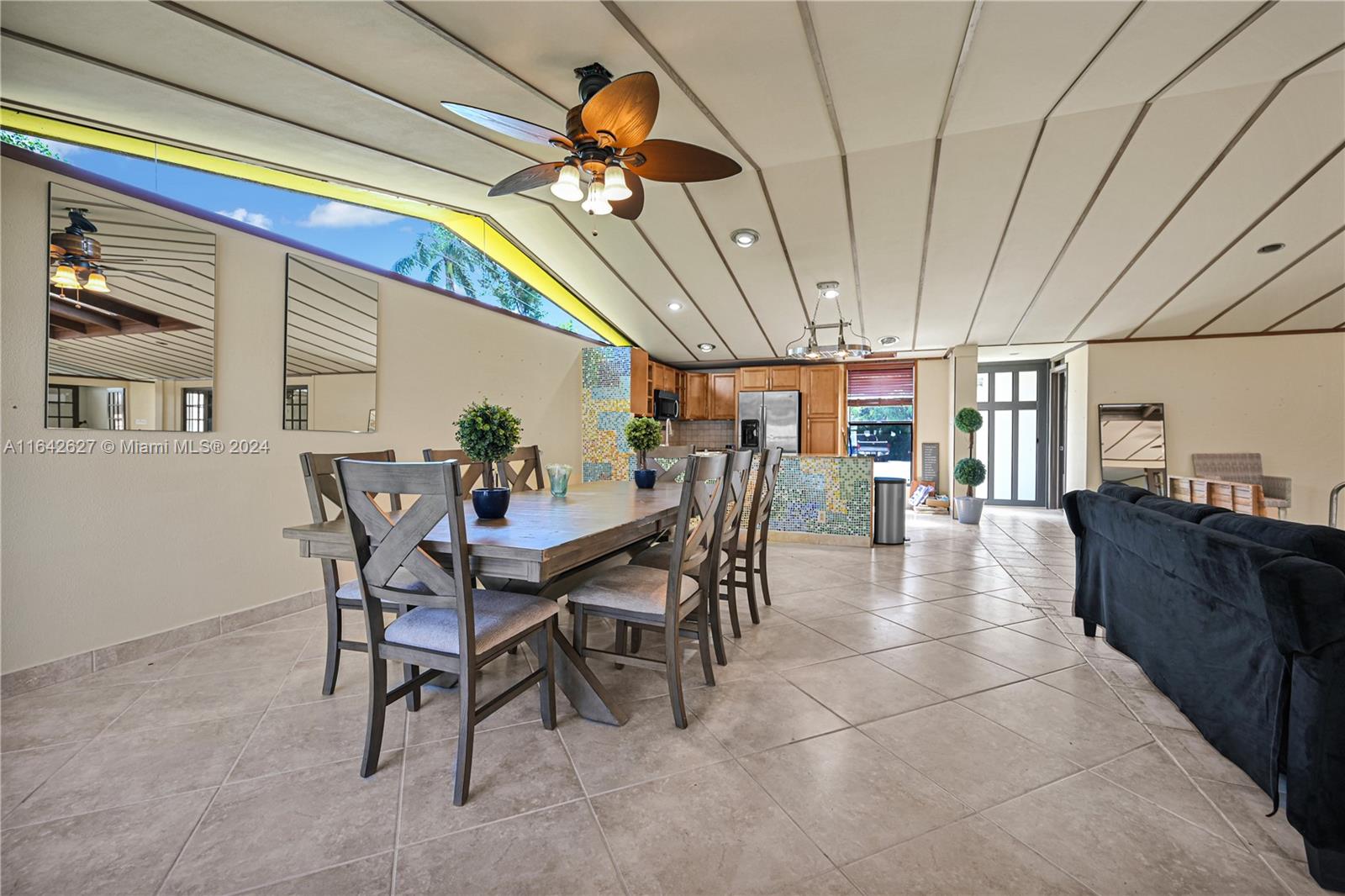 SUNSET ISLES SEC 1 - Residential