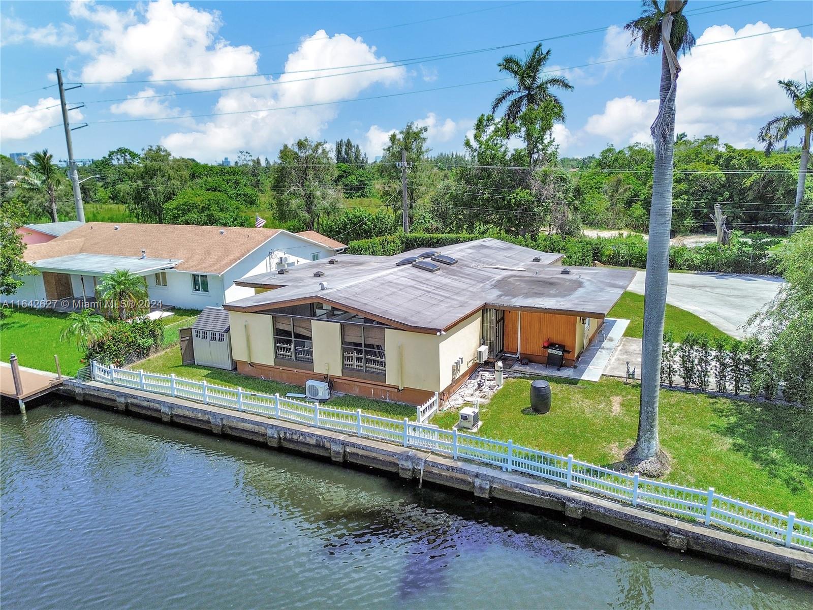 SUNSET ISLES SEC 1 - Residential