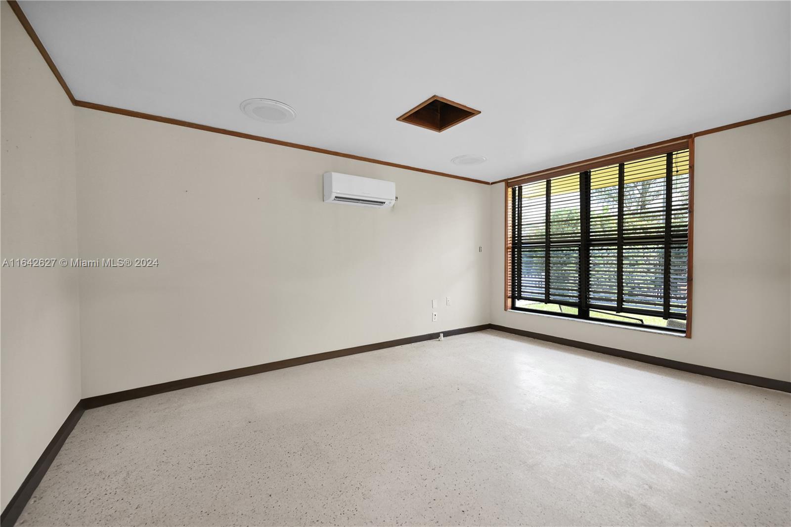SUNSET ISLES SEC 1 - Residential