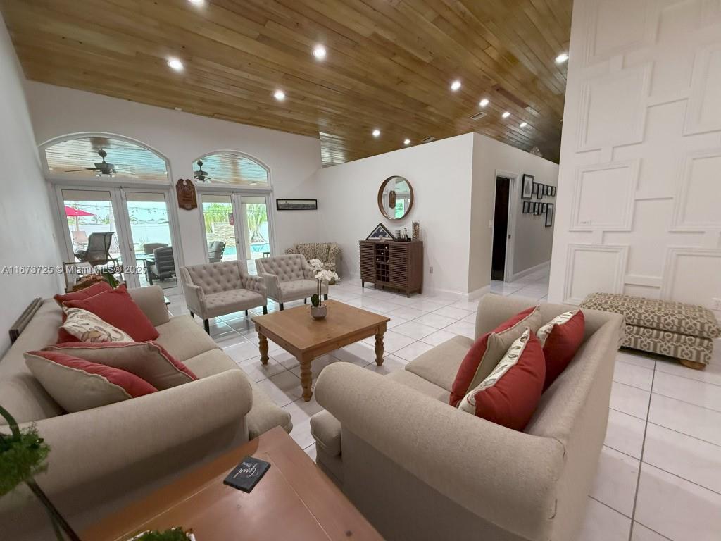 MARY ANN ESTATES 1ST ADDN - Residential