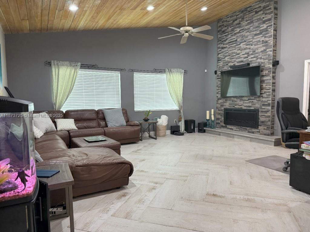 MARY ANN ESTATES 1ST ADDN - Residential