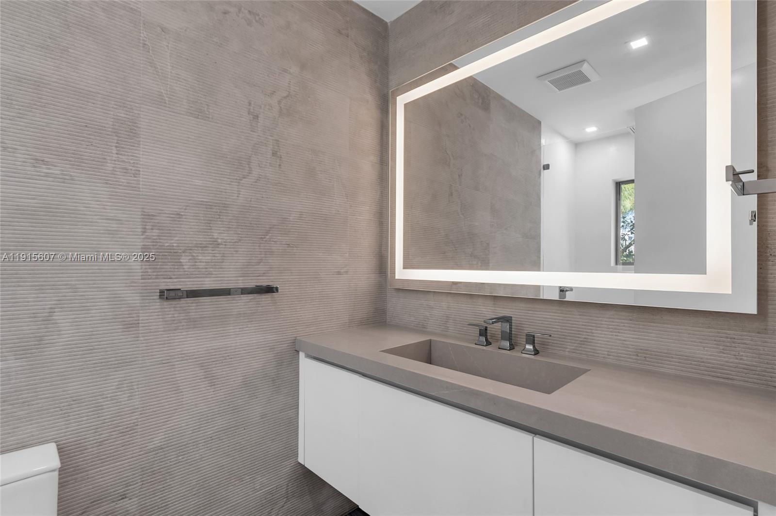 FROW HOMESTEAD - Residential Lease