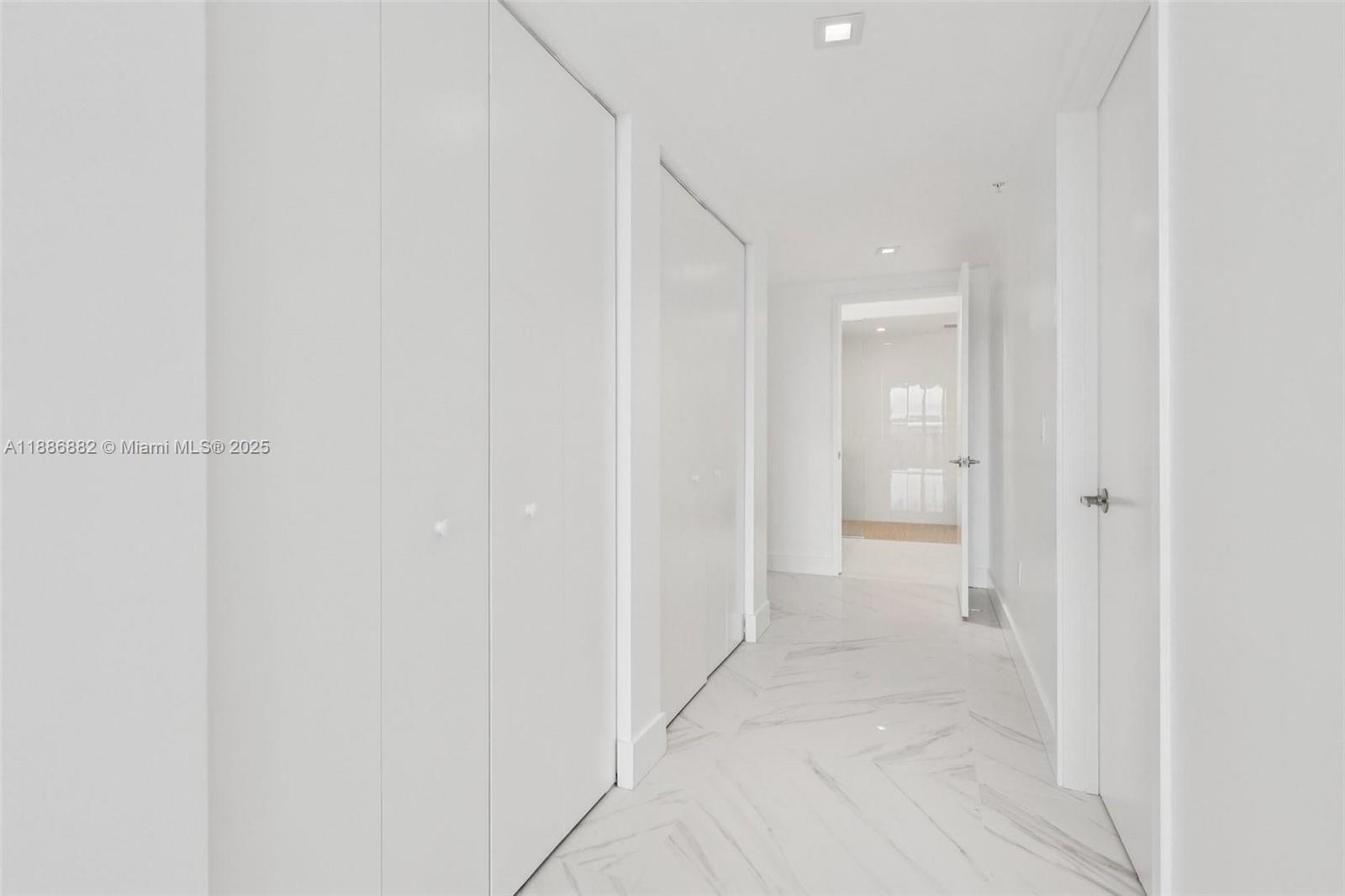 PARQUE TOWERS CONDO - Residential Lease