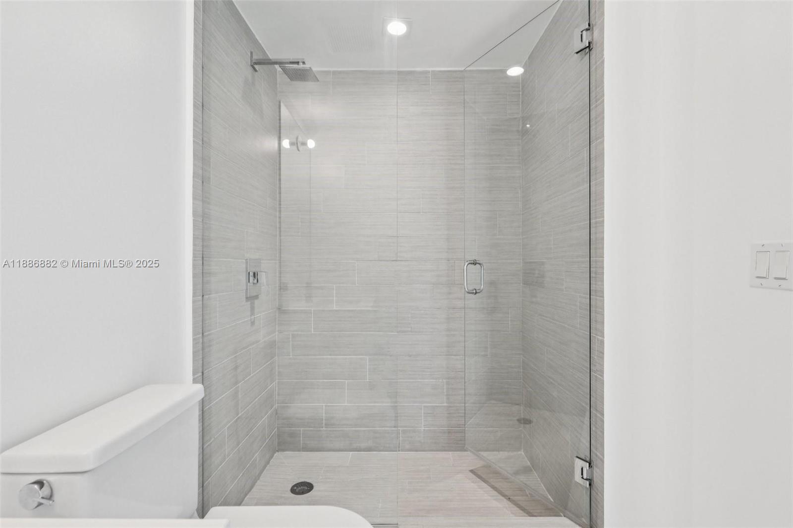 PARQUE TOWERS CONDO - Residential Lease