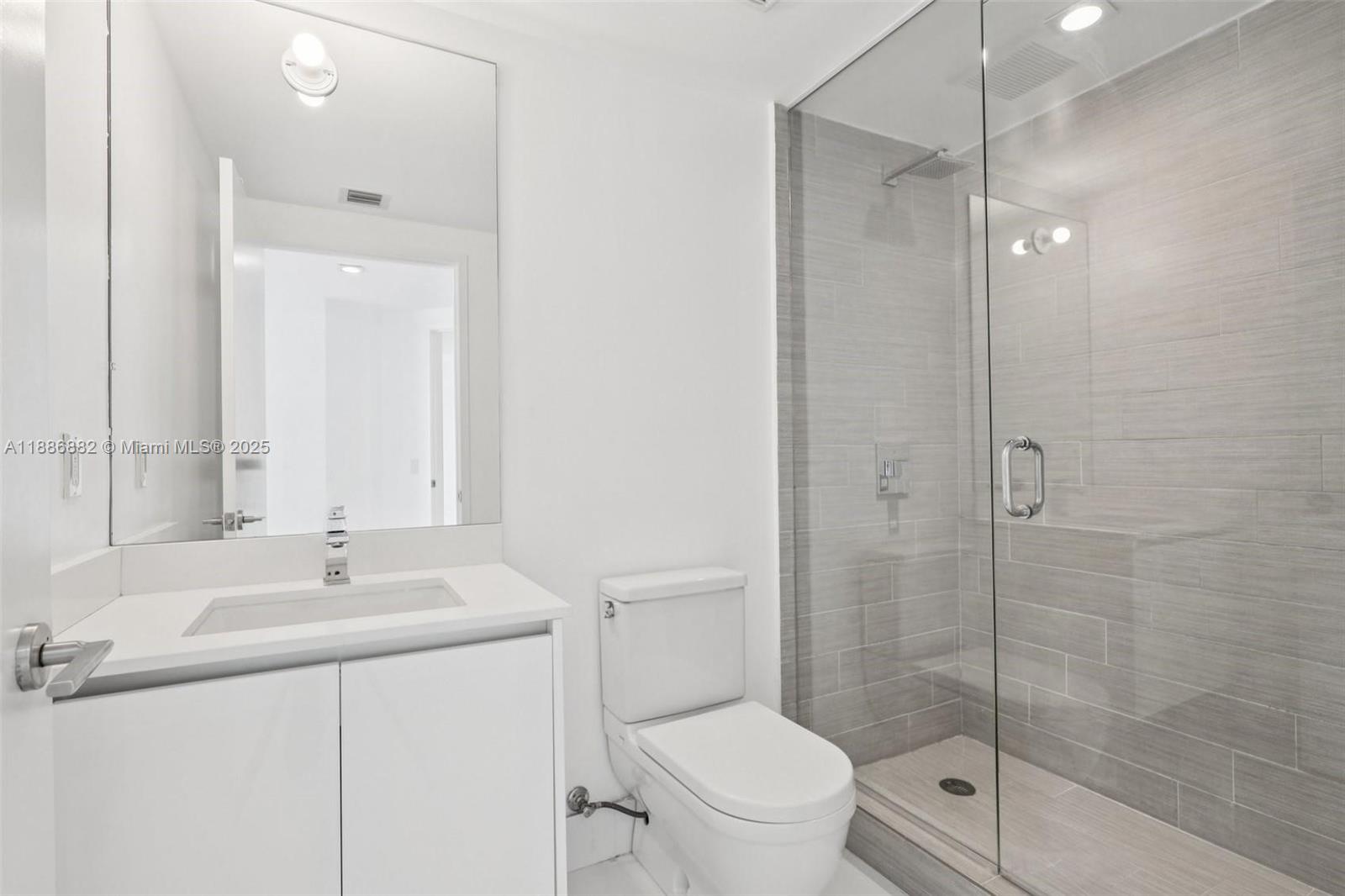 PARQUE TOWERS CONDO - Residential Lease