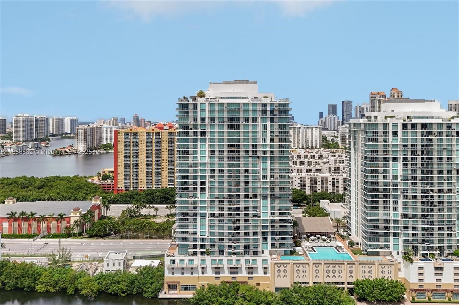 PARQUE TOWERS CONDO - Residential Lease