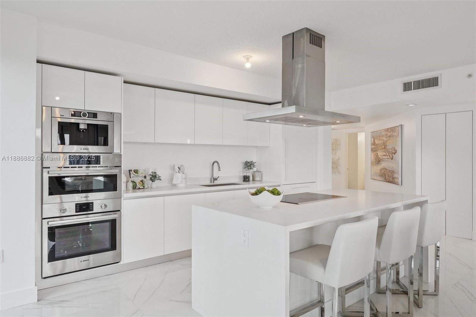 PARQUE TOWERS CONDO - Residential Lease